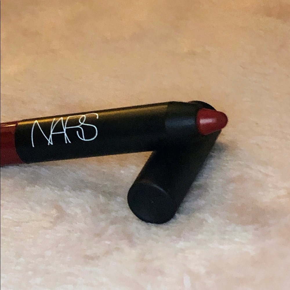 NARS Velvet Matte Lip Pencil in Cruella